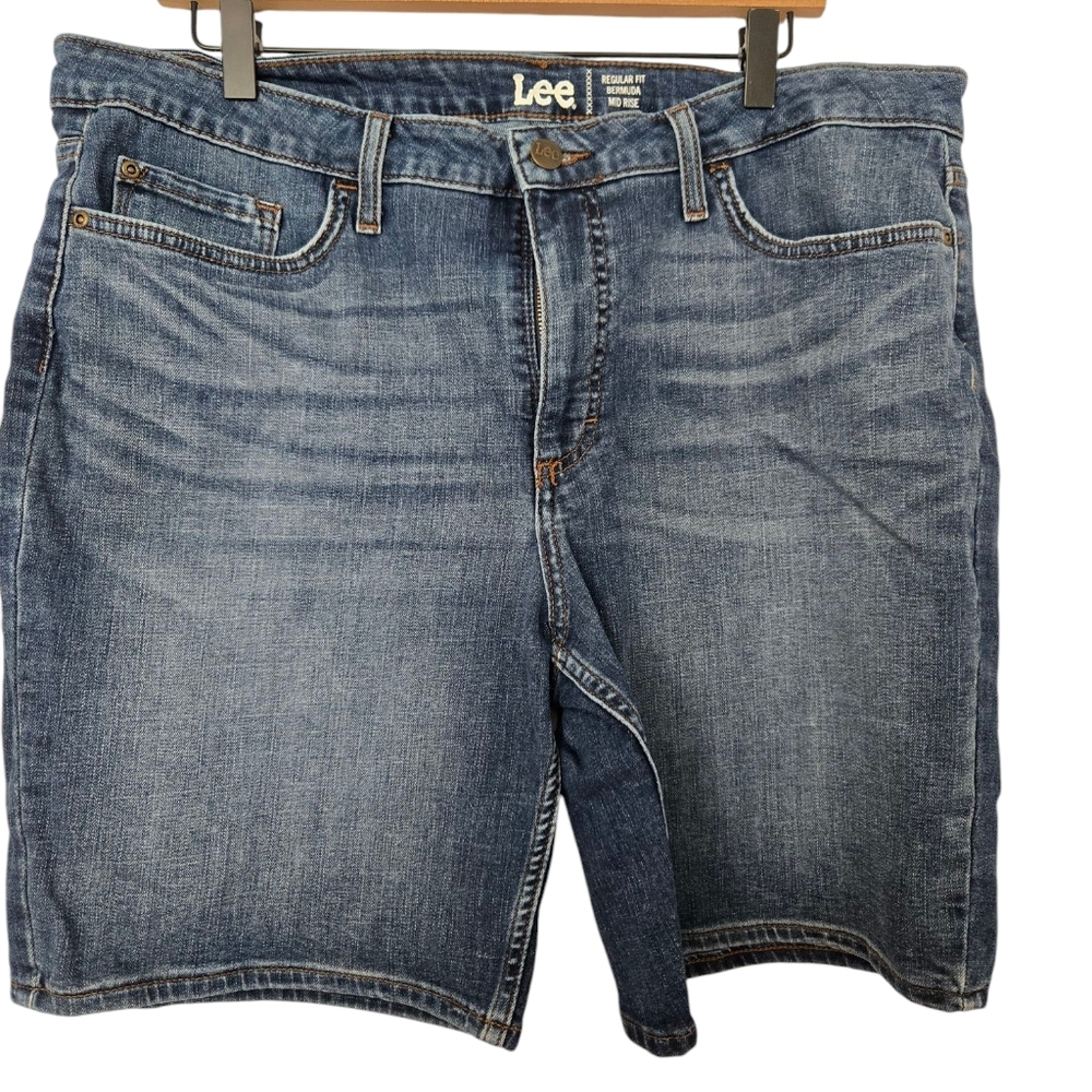 Lee Womens Blue Denim Shorts Size 18